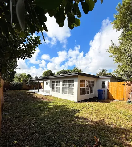 1084 Sw 4th Avenue Pompano Beach FL 33060