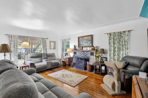 107 Se Olive Way Boca Raton FL 33432