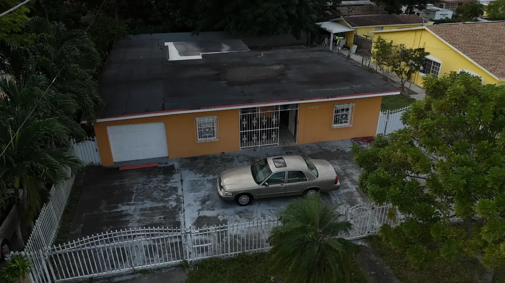 10430 Nw 28th Court Miami FL 33147