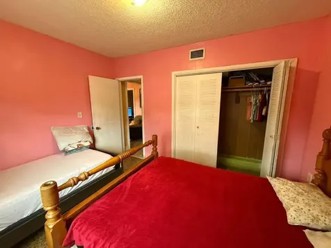 10430 Nw 28th Court Miami FL 33147