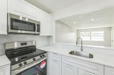 5102 Nw 36th Street Lauderdale Lakes FL 33319