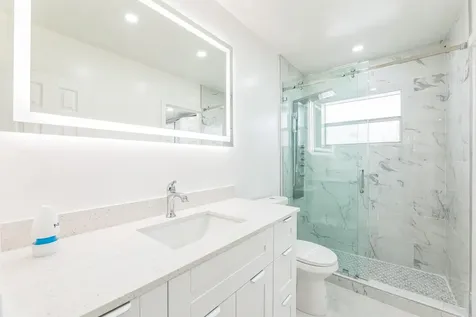 5102 Nw 36th Street Lauderdale Lakes FL 33319