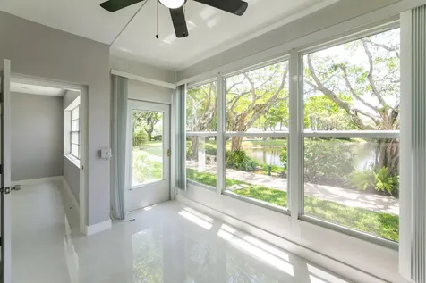 5102 Nw 36th Street Lauderdale Lakes FL 33319