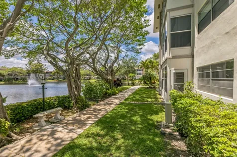 5102 Nw 36th Street Lauderdale Lakes FL 33319