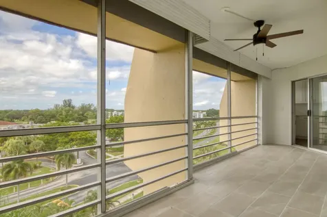 3590 Via Poinciana Lake Worth FL 33467