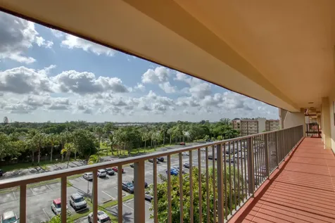 3590 Via Poinciana Lake Worth FL 33467