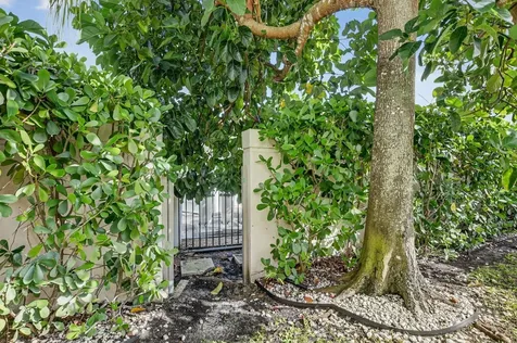 2565 Nw 52nd Street Boca Raton FL 33496