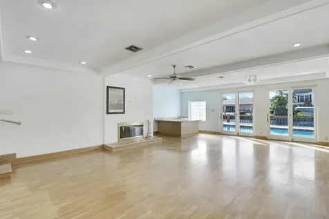 3040 Ne 40th Street Fort Lauderdale FL 33308