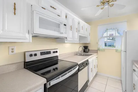 109 Lakes End Drive Fort Pierce FL 34982