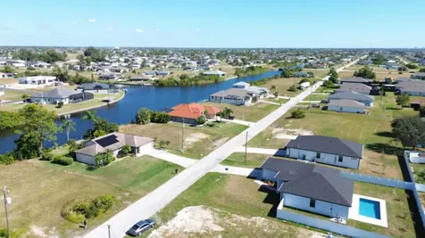 2458 Nw 9th Terrace Terrace Cape Coral FL 33993