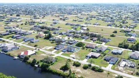 2458 Nw 9th Terrace Terrace Cape Coral FL 33993