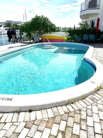 2735 NE 28 Court Lighthouse Point FL 33064