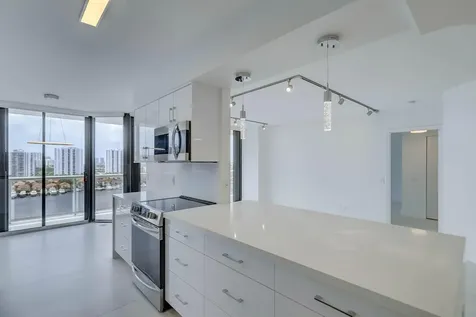 3640 Yacht Club Drive Aventura FL 33180
