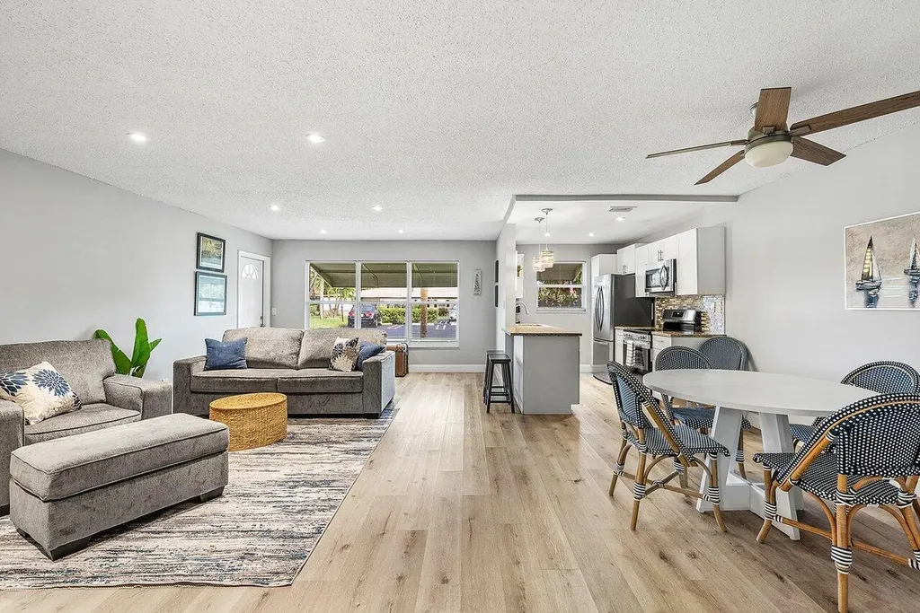 837 North Drive Delray Beach FL 33445