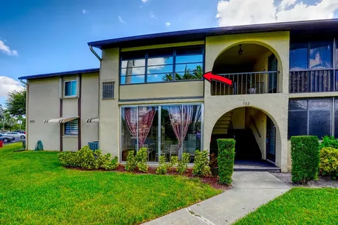 302 Pine Ridge Circle Greenacres FL 33463