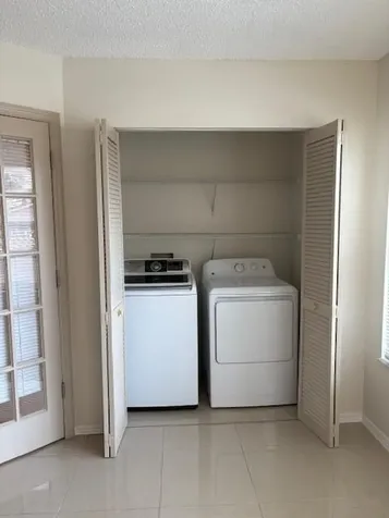 2846 S University Drive Davie FL 33328