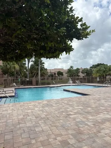 2846 S University Drive Davie FL 33328