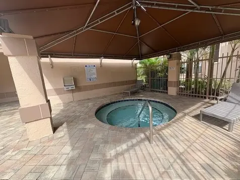 2846 S University Drive Davie FL 33328