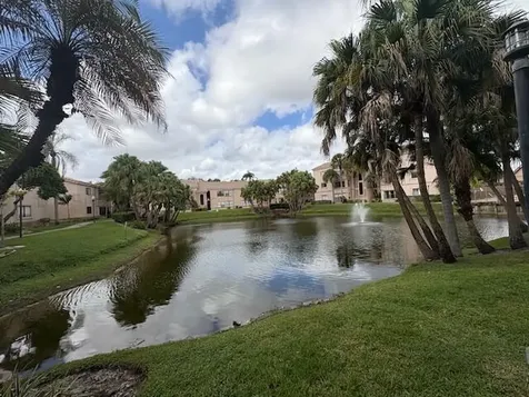 2846 S University Drive Davie FL 33328