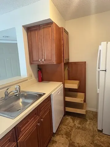 2846 S University Drive Davie FL 33328
