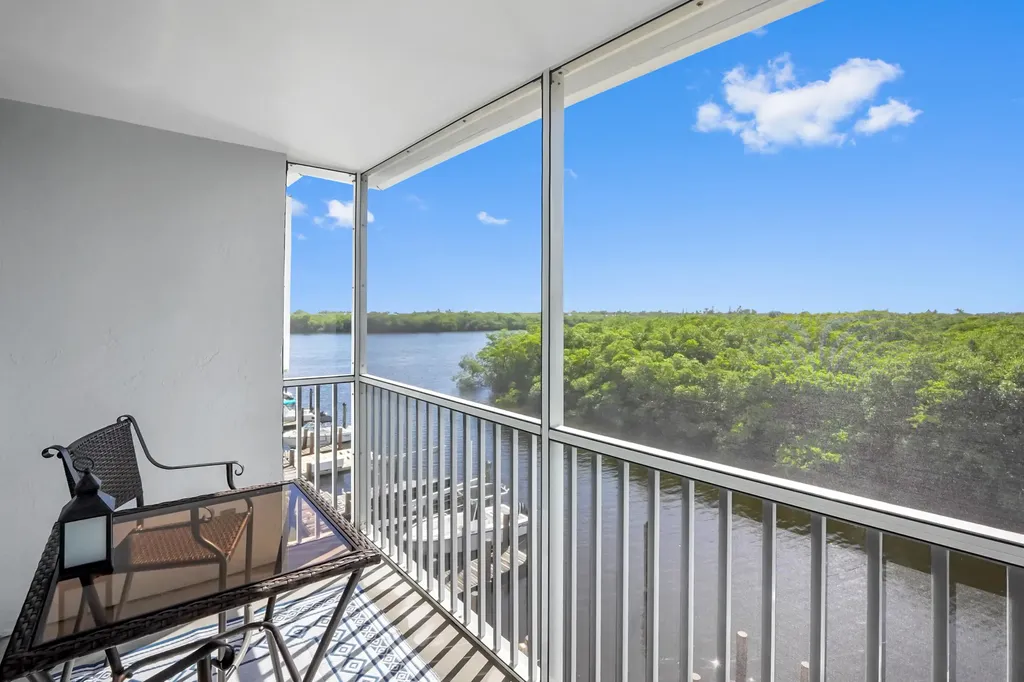 689 Ne 6th Court Boynton Beach FL 33435