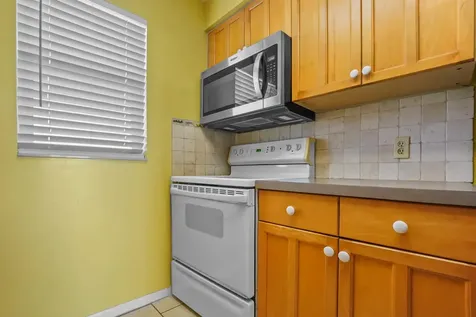 689 Ne 6th Court Boynton Beach FL 33435