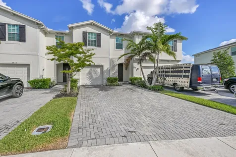 6933 Harbours Edge Avenue Lake Worth FL 33467