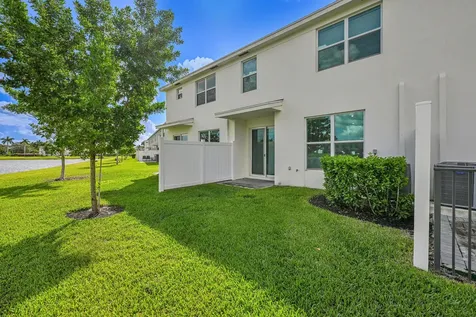 6933 Harbours Edge Avenue Lake Worth FL 33467
