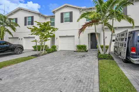 6933 Harbours Edge Avenue Lake Worth FL 33467