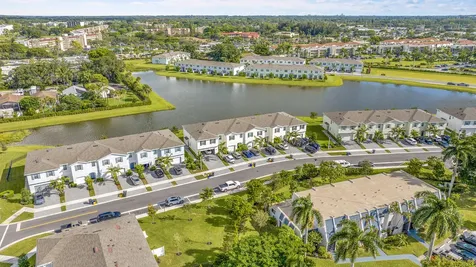 6933 Harbours Edge Avenue Lake Worth FL 33467