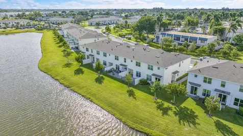 6933 Harbours Edge Avenue Lake Worth FL 33467