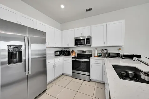 6933 Harbours Edge Avenue Lake Worth FL 33467