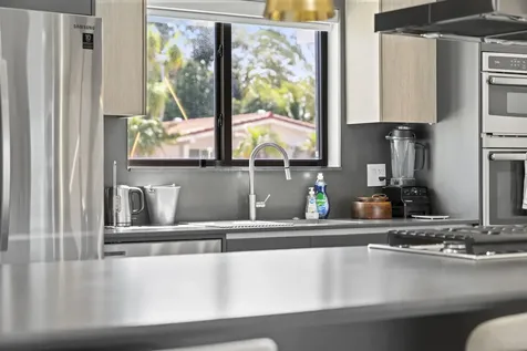 2511 Ne 209th Terrace Miami FL 33180