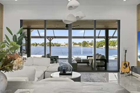 2511 Ne 209th Terrace Miami FL 33180