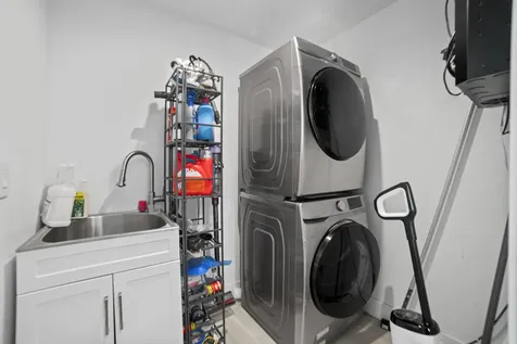 2511 Ne 209th Terrace Miami FL 33180