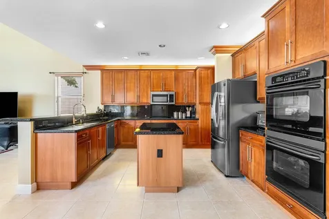 9915 Via Bernini Lake Worth FL 33467