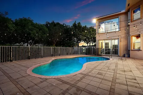 9915 Via Bernini Lake Worth FL 33467