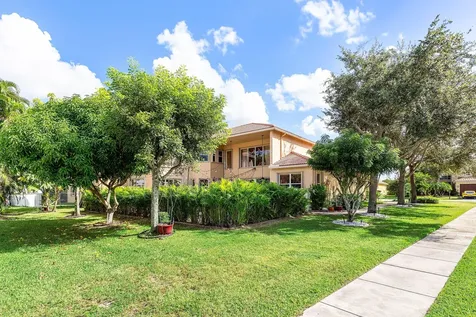 9915 Via Bernini Lake Worth FL 33467