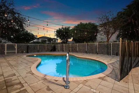 9915 Via Bernini Lake Worth FL 33467