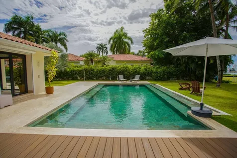 21 00 Casa De Campo DR 22000
