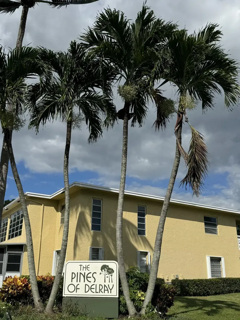 1141 Violet Terrace Delray Beach FL 33445