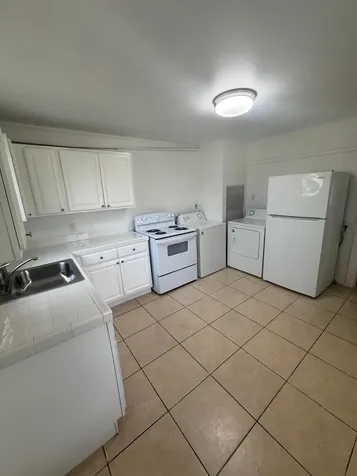 33 SW 12th Avenue Delray Beach FL 33444