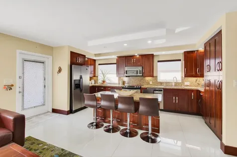185 Brittany D Delray Beach FL 33446