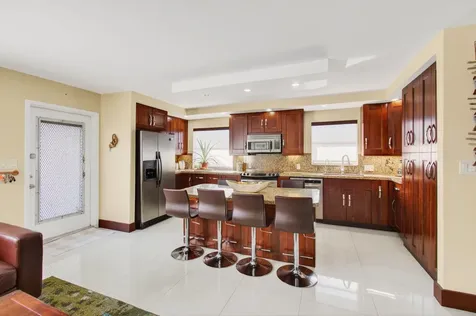 185 Brittany D Delray Beach FL 33446