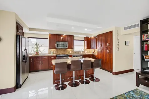185 Brittany D Delray Beach FL 33446