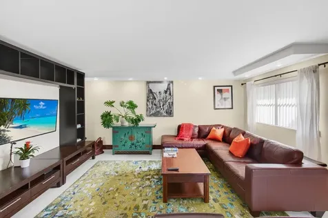 185 Brittany D Delray Beach FL 33446