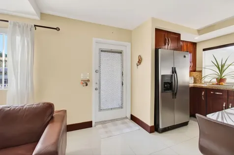 185 Brittany D Delray Beach FL 33446