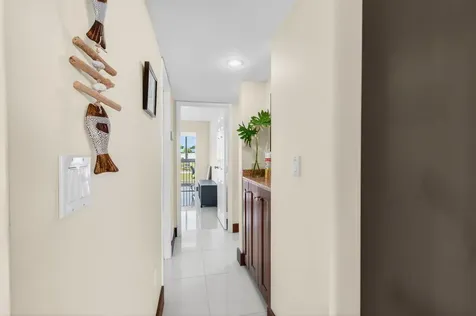 185 Brittany D Delray Beach FL 33446