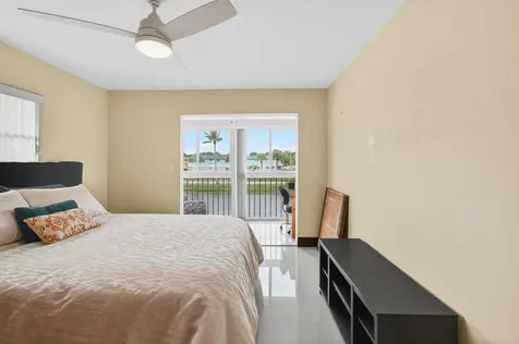 185 Brittany D Delray Beach FL 33446