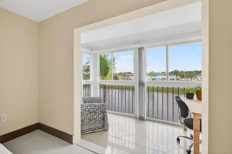 185 Brittany D Delray Beach FL 33446